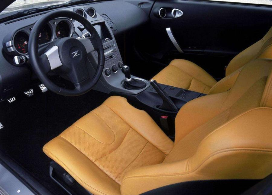  Nissan 350Z 2002 года  (фото 11 из 19)